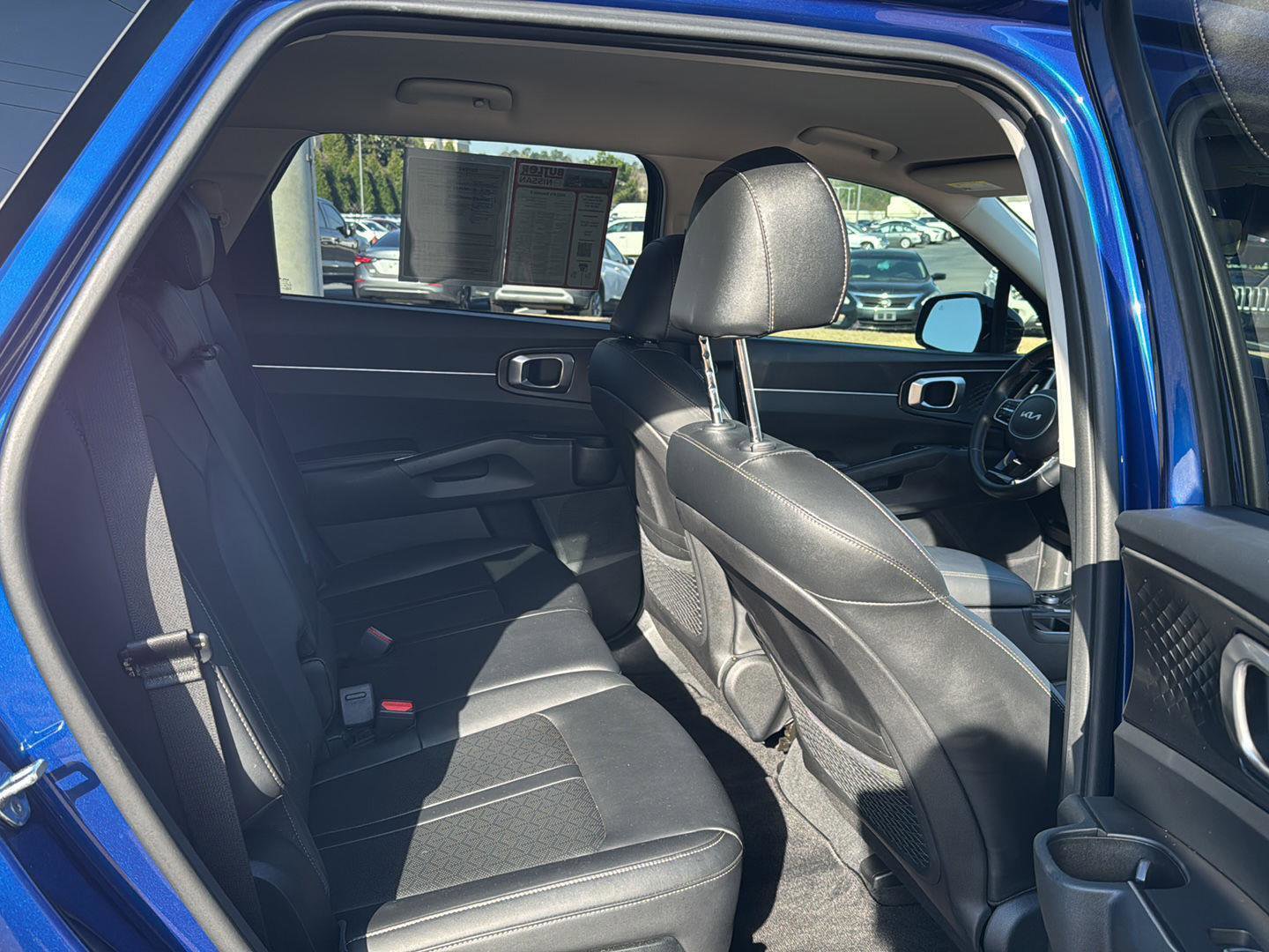Used 2022 Kia Sorento S image 11