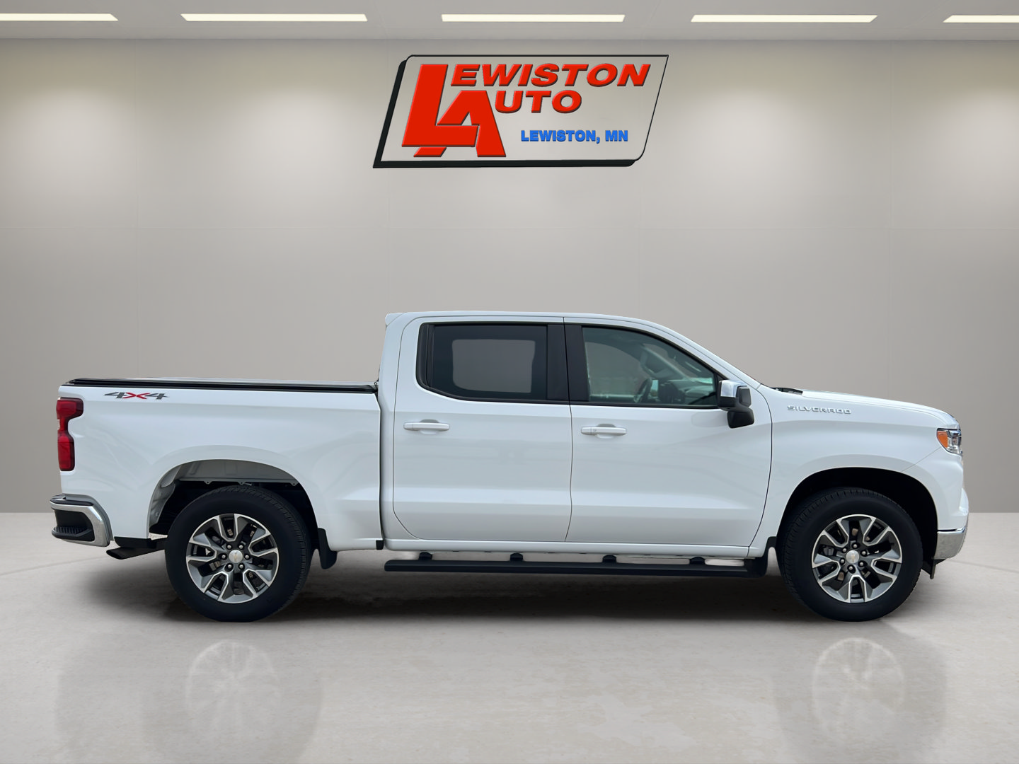 Certified 2024 Chevrolet Silverado 1500 LT AWD/4WD image 13