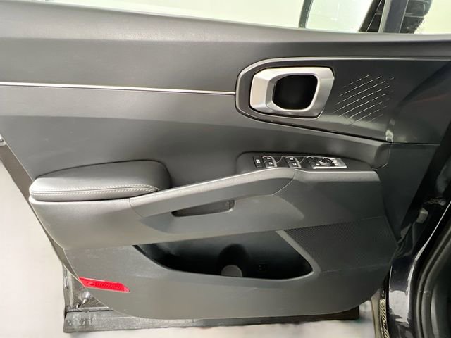 Used 2025 Kia Sorento S w/ Panoramic Sunroof Package FWD image 32