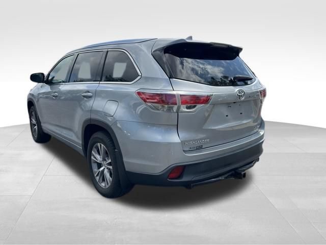 Used 2014 Toyota Highlander XLE AWD/4WD image 5