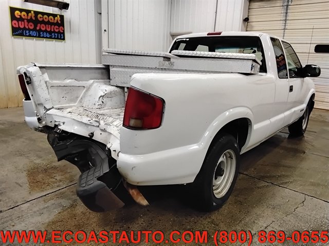Used 2002 Chevrolet S10 Pickup 2WD Extended Cab w/ Preferred Equipment Group image 3