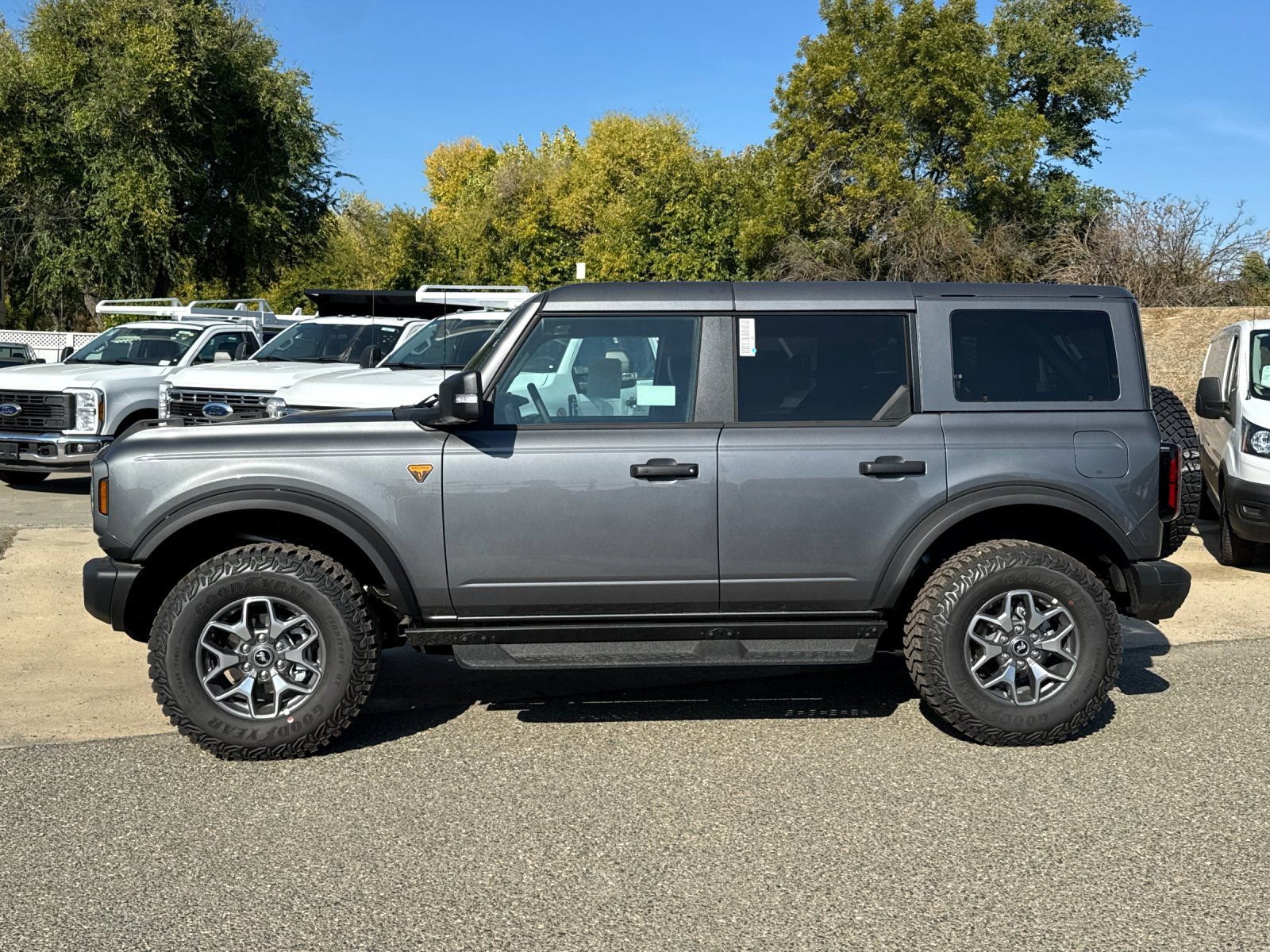 New 2025 Ford Bronco Badlands image 6
