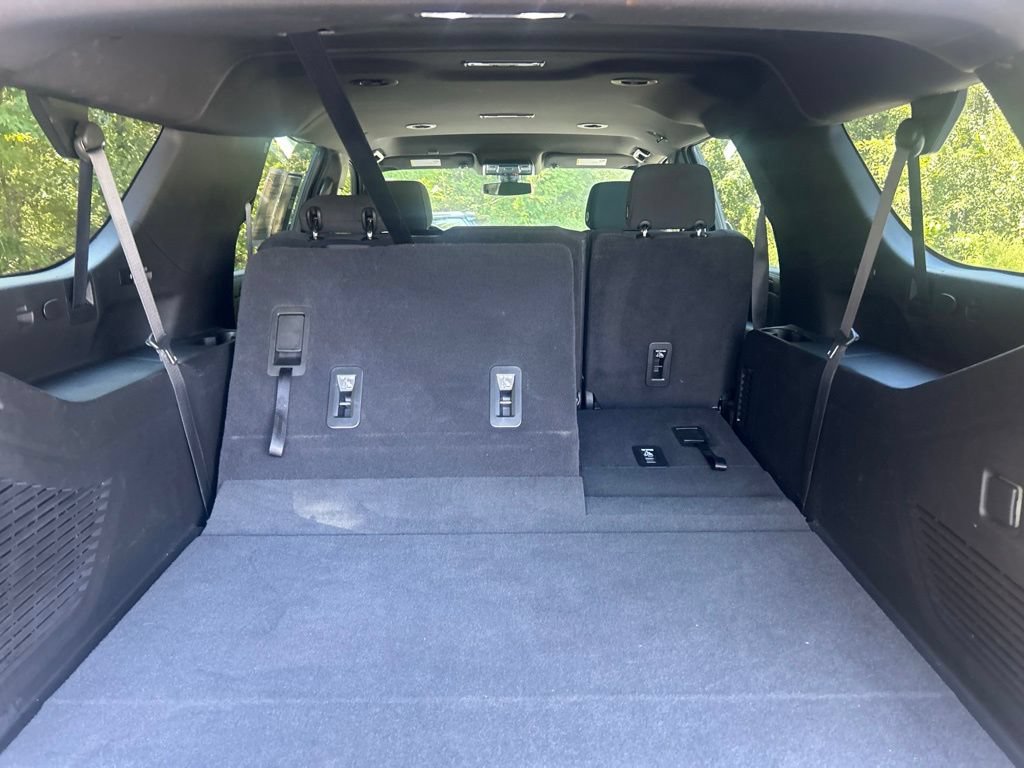 Used 2022 Chevrolet Suburban 2WD image 13