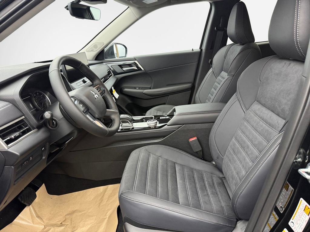 New 2026 Mitsubishi Outlander SE image 12