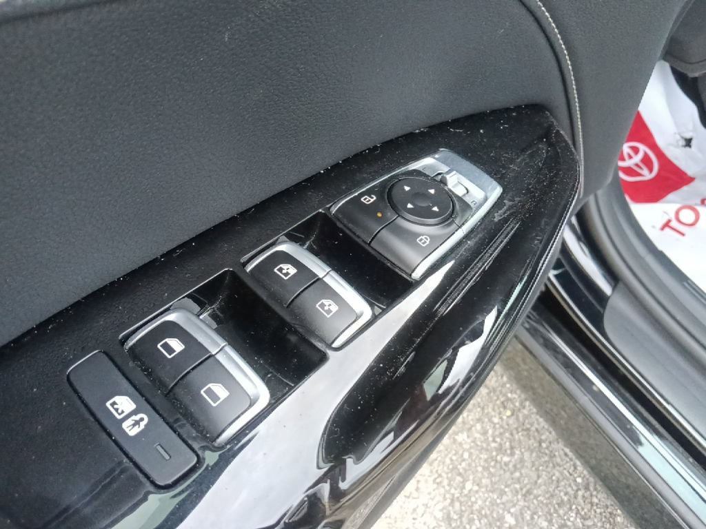 Used 2025 Kia K5 GT-Line image 12