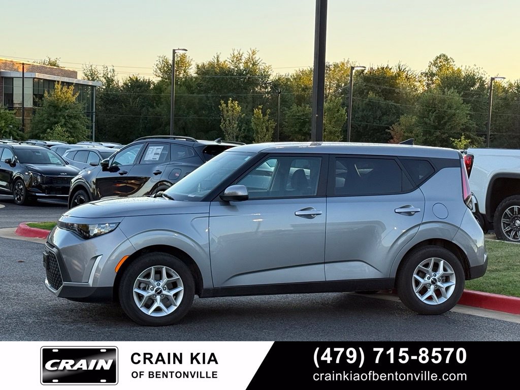 Certified 2025 Kia Soul LX w/ LX Technology Package FWD image 4