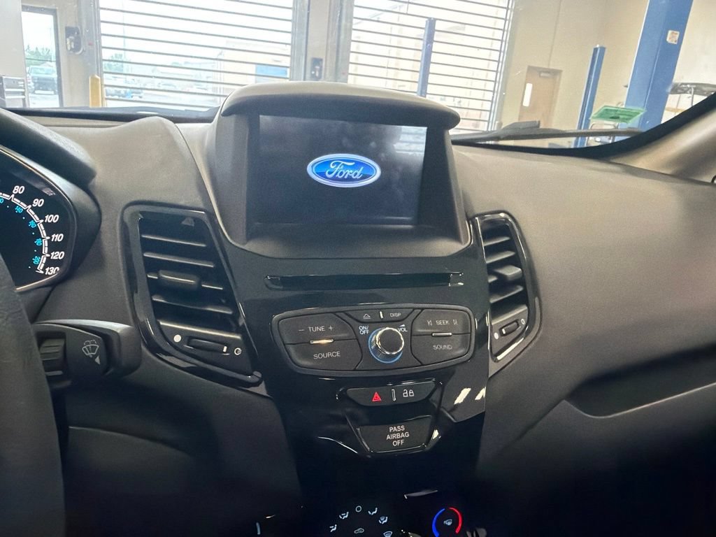Used 2019 Ford Fiesta SE w/ Equipment Group 201A FWD image 4