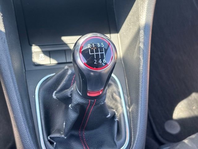 Used 2012 Volkswagen Golf 2-Door FWD image 30