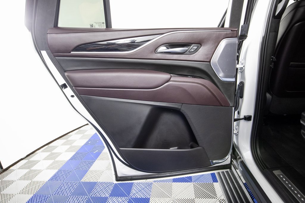Used 2023 Cadillac Escalade V w/ LPO, ONYX Package image 20