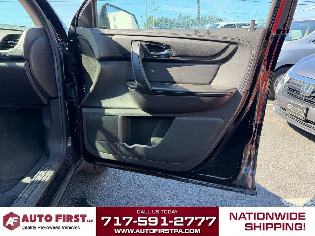 Used 2017 Chevrolet Traverse LT w/ Style and Technology Package AWD/4WD image 17