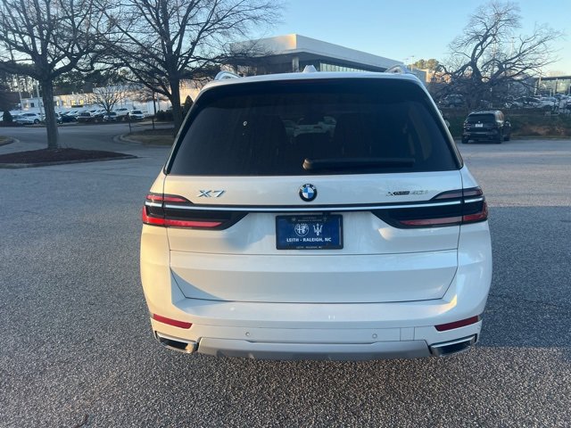 Used 2023 BMW X7 xDrive40i w/ Premium Package image 3