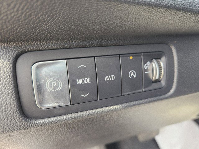 Used 2025 Chevrolet Traverse Z71 image 36