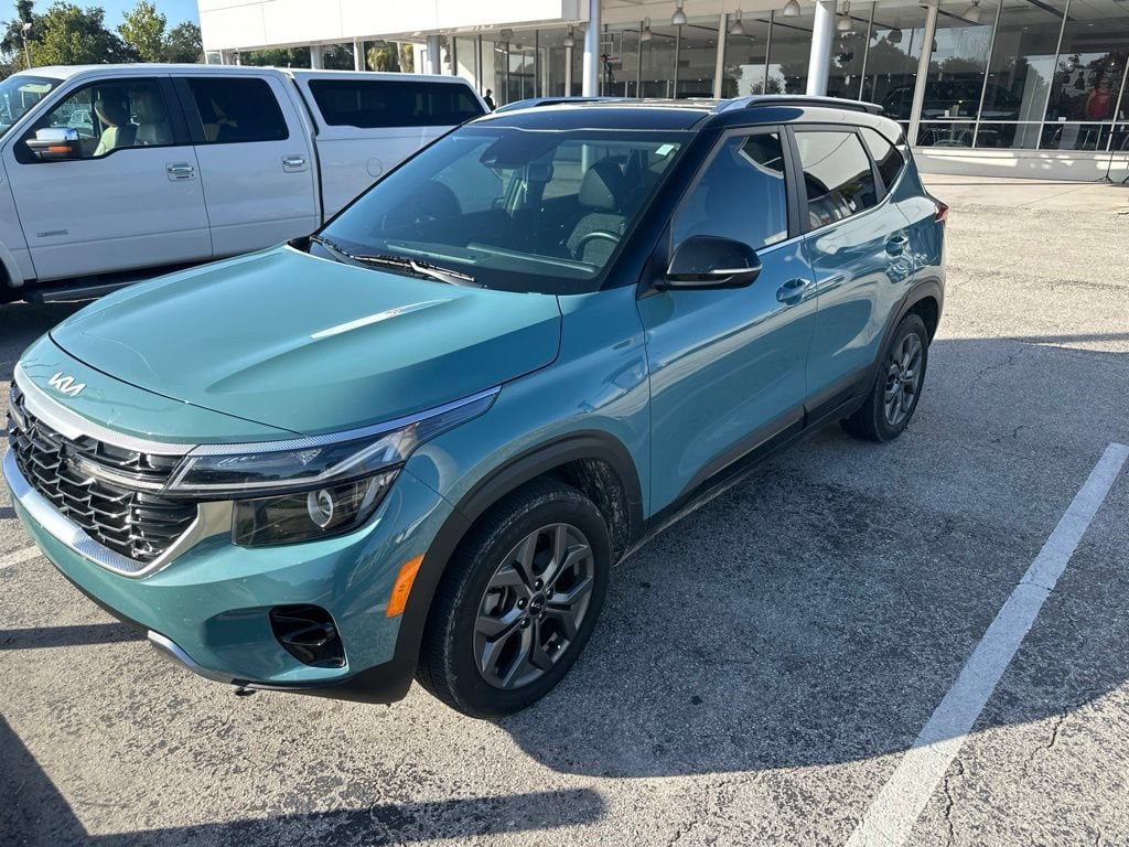 Used 2024 Kia Seltos S AWD/4WD image 3