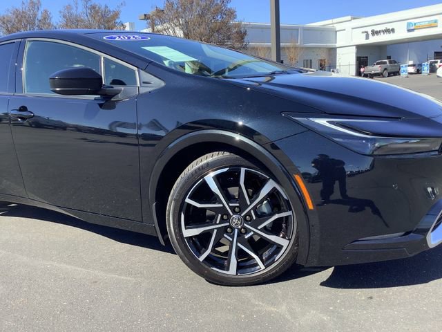 Used 2025 Toyota Prius XSE image 3