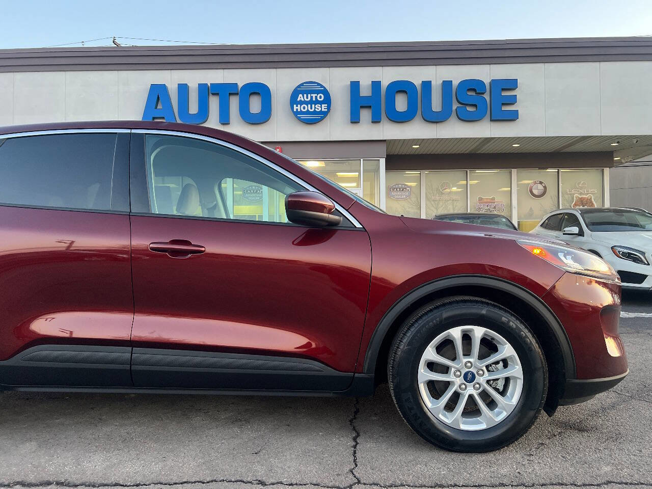 Used 2021 Ford Escape SE image 36