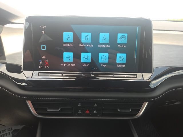 Used 2024 Volkswagen Atlas Cross Sport SE AWD/4WD image 31