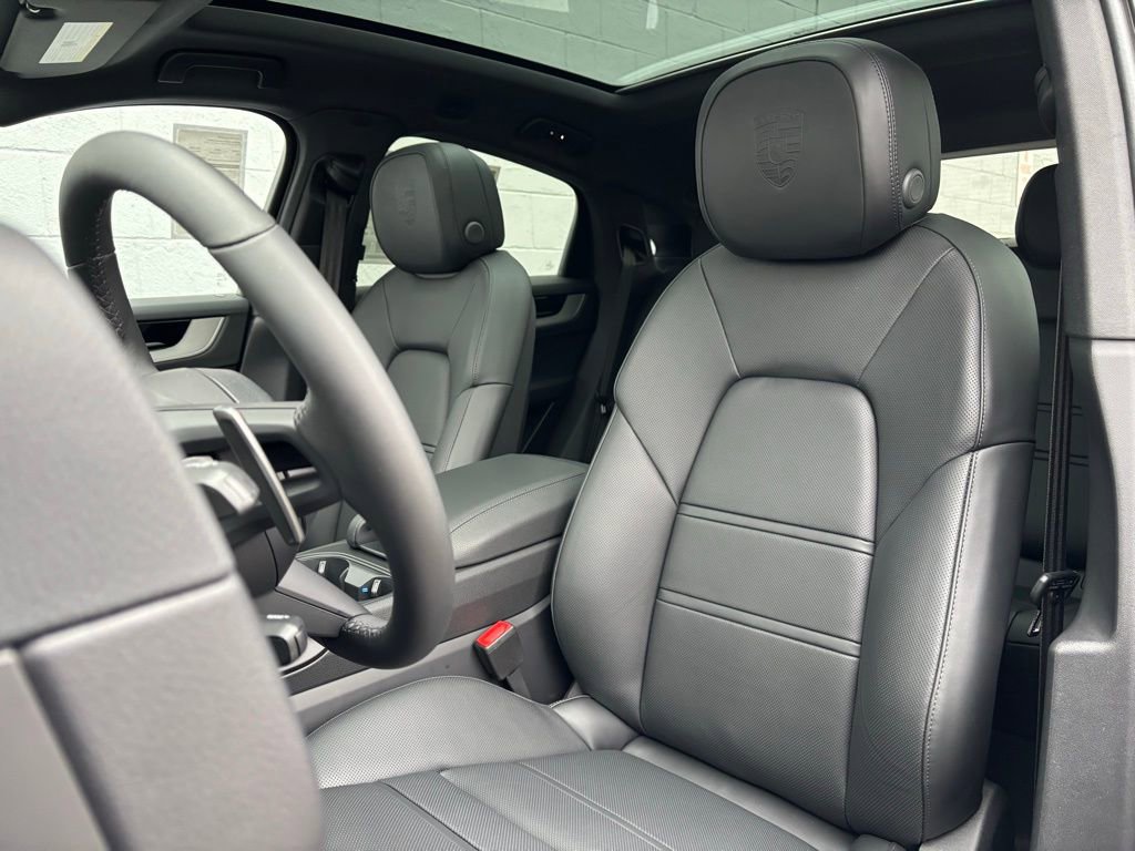 New 2026 Porsche Cayenne Coupe image 5
