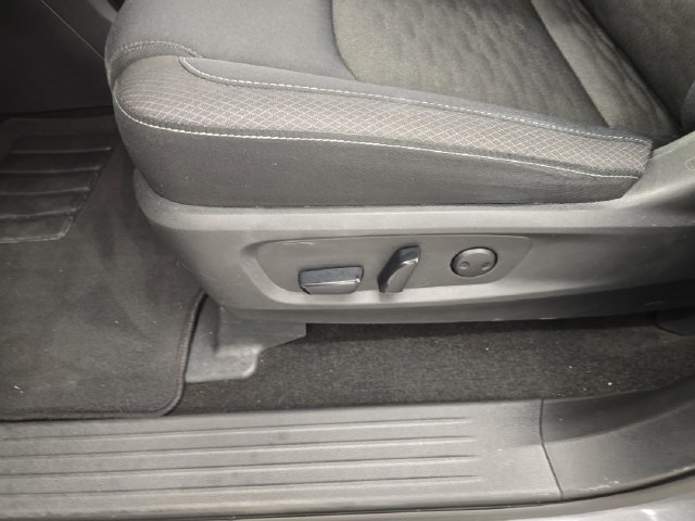 Used 2025 Nissan Pathfinder SV FWD image 37