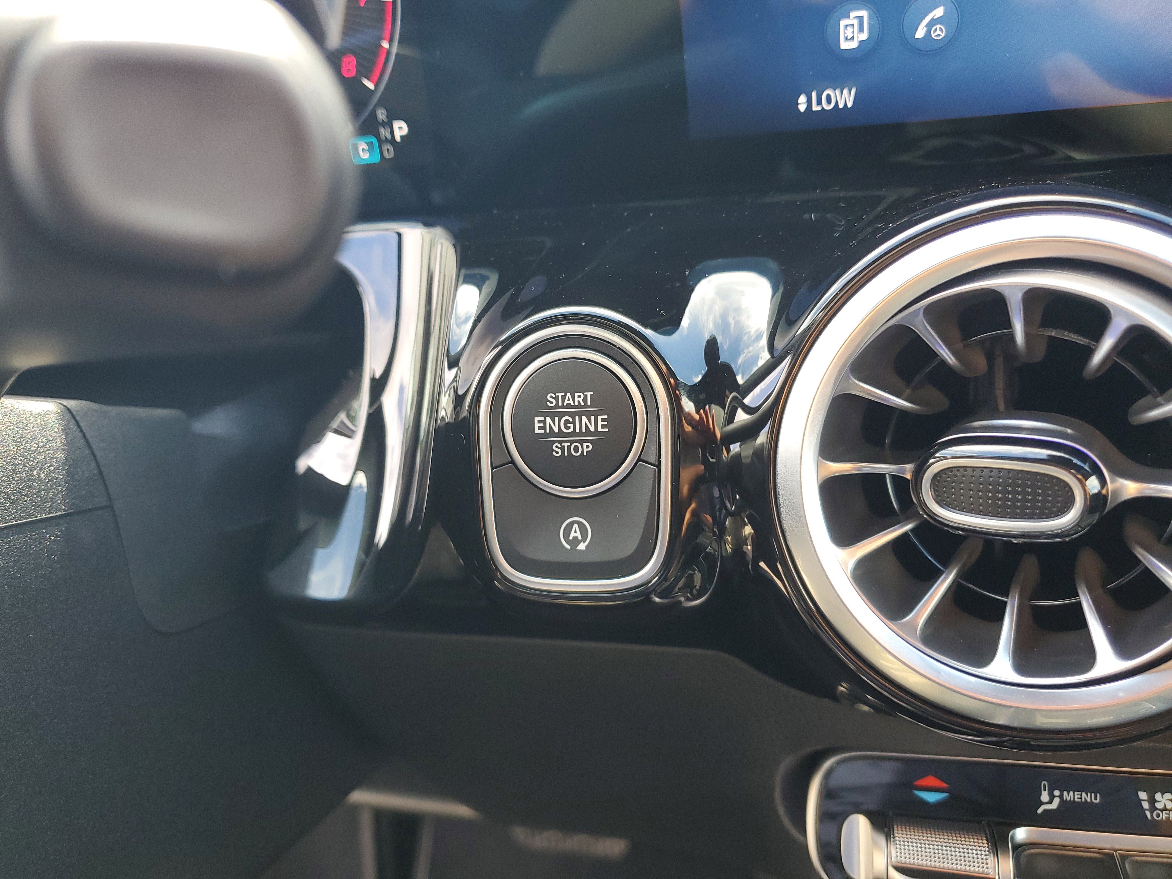 Certified 2025 Mercedes-Benz GLA 250 image 36