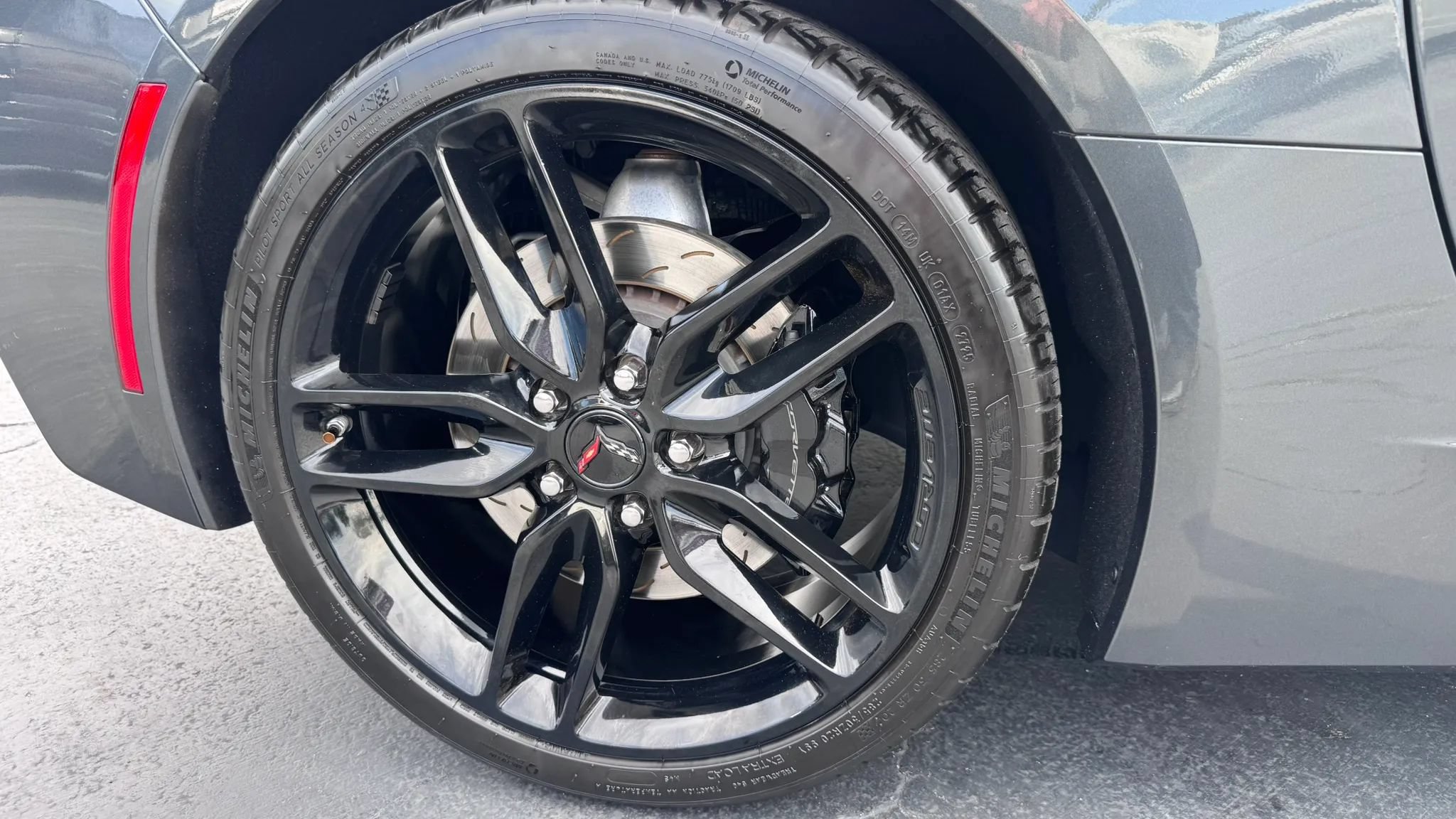 Used 2017 Chevrolet Corvette Stingray Coupe RWD image 40