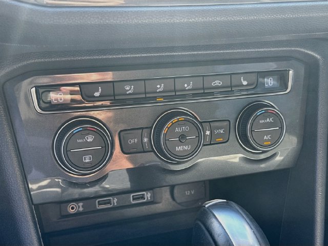 Used 2018 Volkswagen Tiguan SE w/ Panoramic Sunroof Package AWD/4WD image 21
