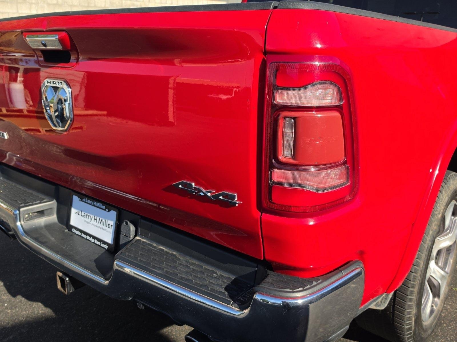 Used 2019 RAM 1500 Laramie AWD/4WD image 10