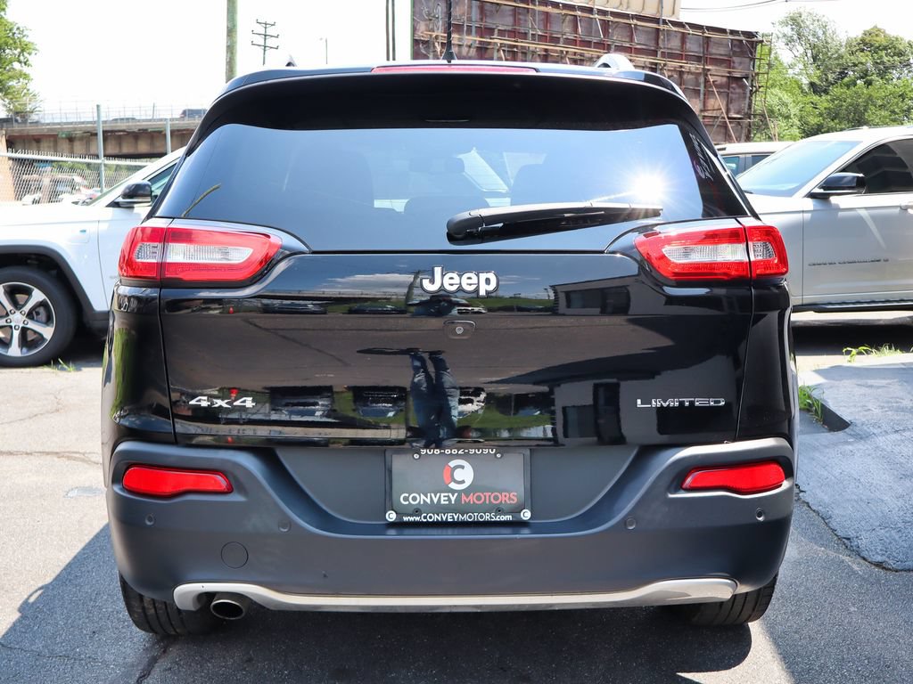 Used 2018 Jeep Cherokee Limited AWD/4WD image 6