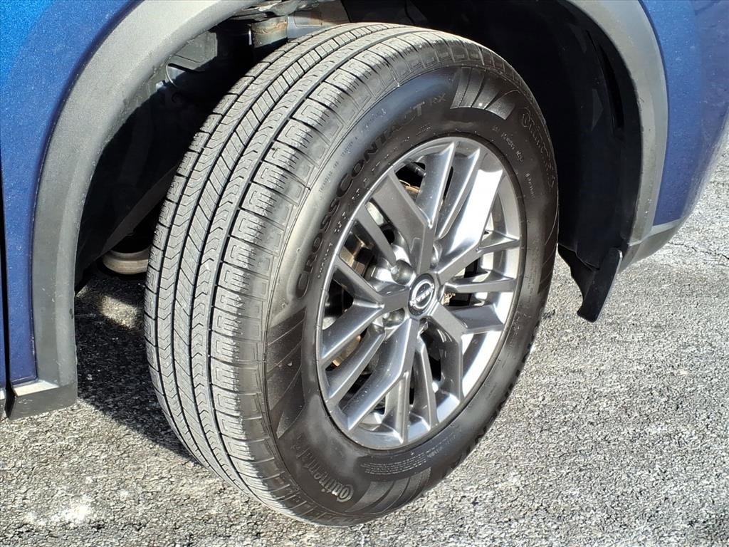 Certified 2023 Nissan Rogue S image 4