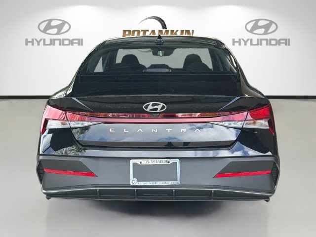 New 2026 Hyundai Elantra SE FWD image 6