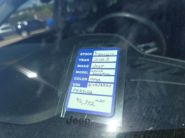 Used 2023 Jeep Grand Cherokee L Limited AWD/4WD image 11