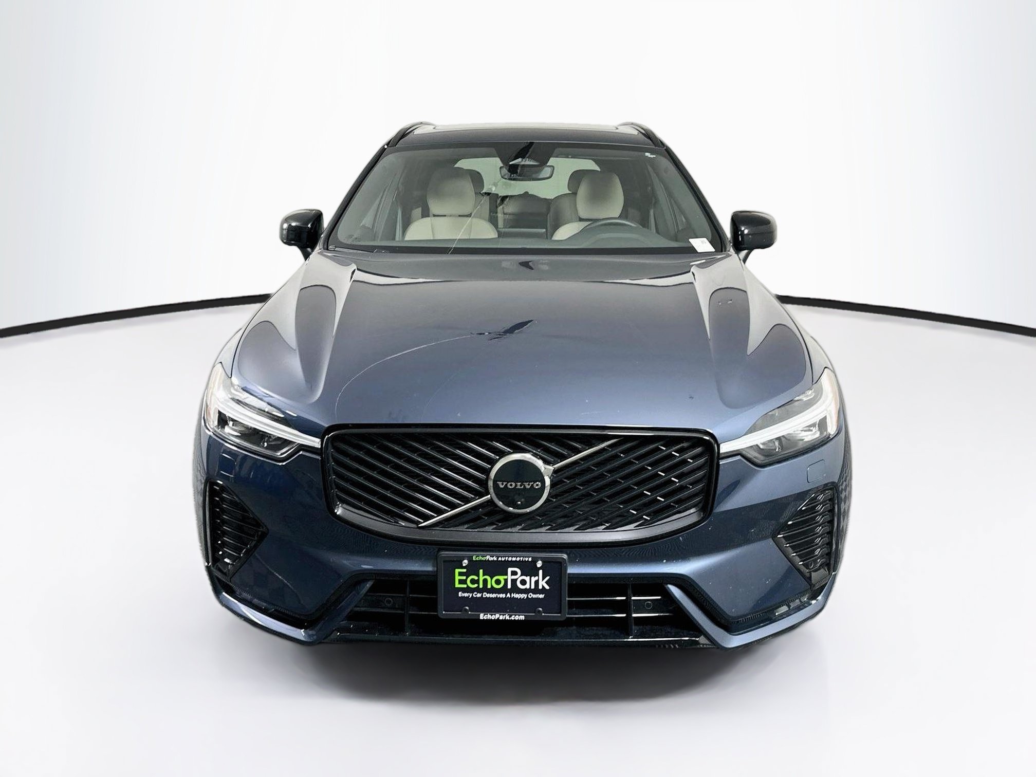 Used 2026 Volvo XC60 B5 Plus AWD/4WD image 2