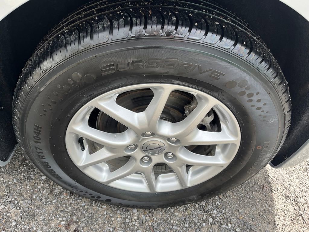 Used 2024 Chrysler Pacifica Touring-L image 11