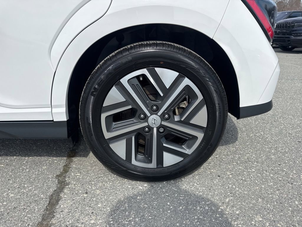 Used 2023 Hyundai Kona SEL w/ Cargo Package image 32