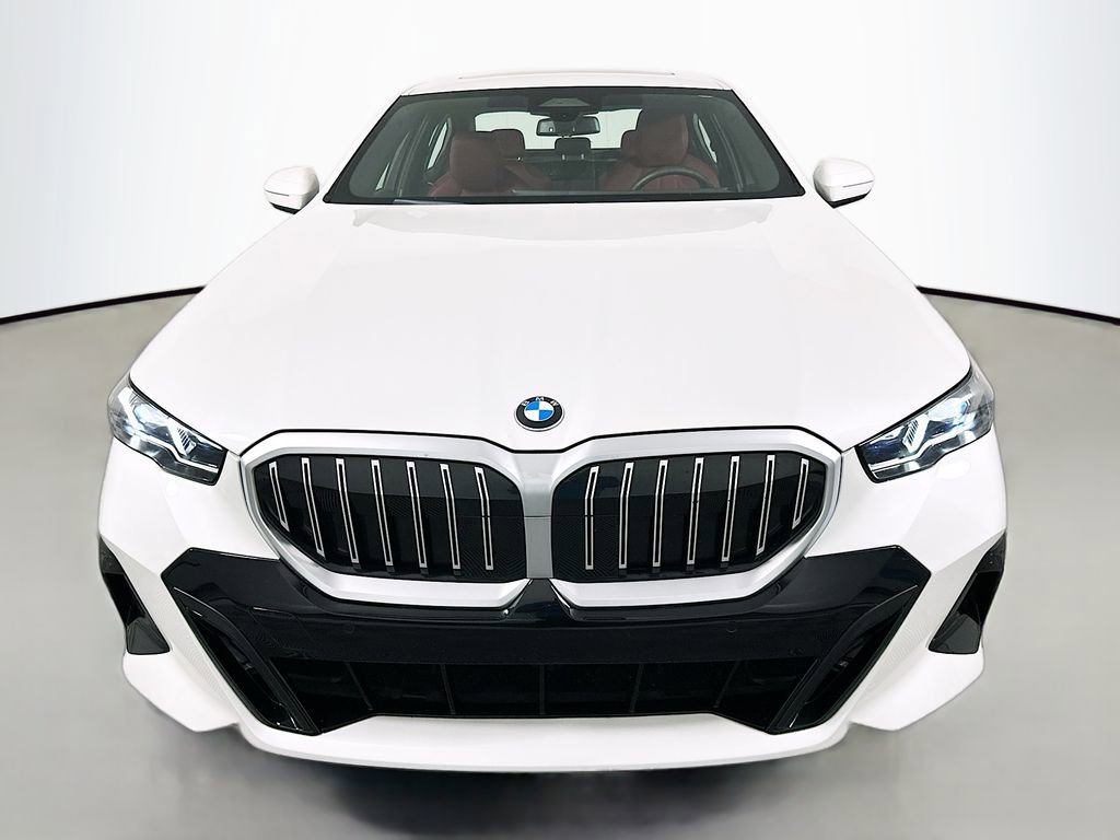 Used 2025 BMW 530i w/ M Sport Package RWD image 2