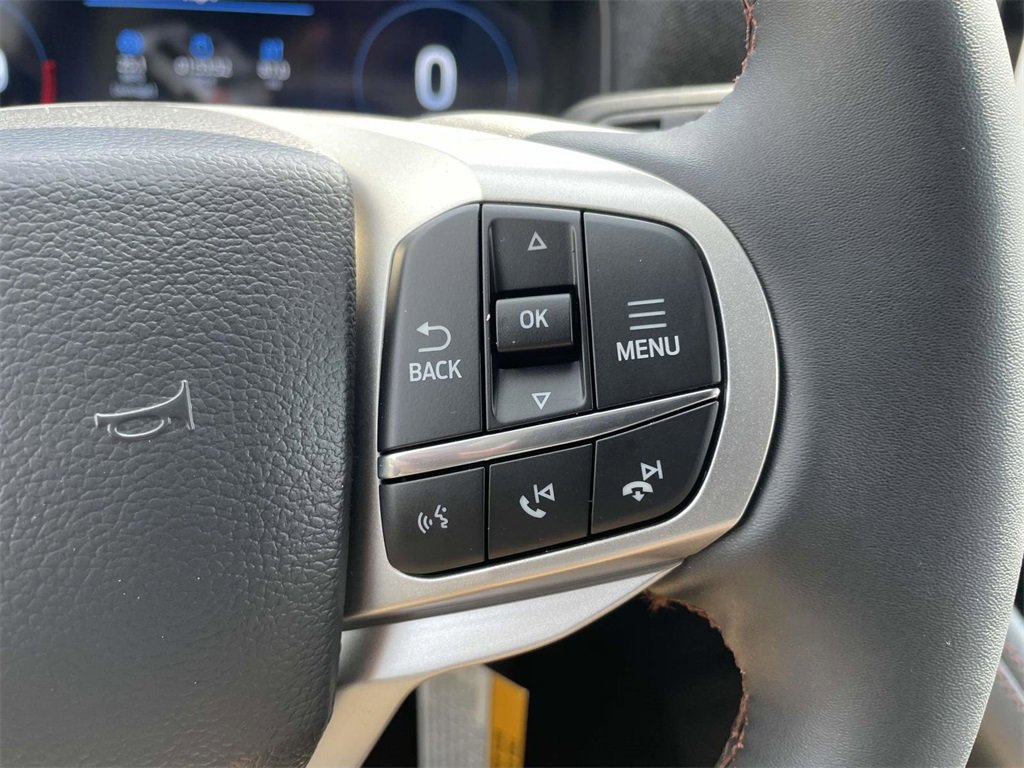 New 2025 Ford Explorer Active image 27