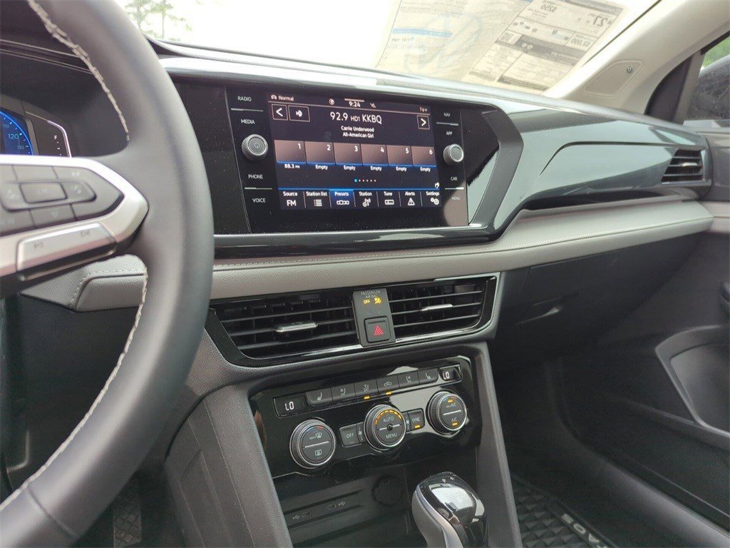 New 2024 Volkswagen Taos SEL image 22