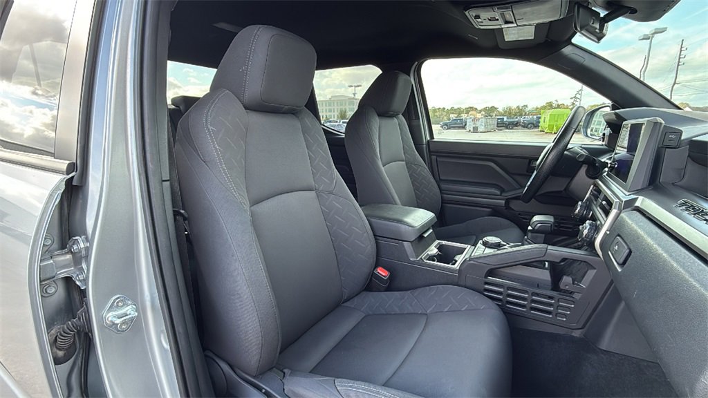 Used 2024 Toyota Tacoma SR5 image 33