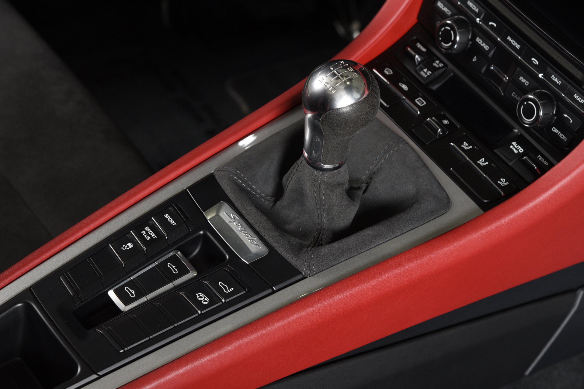 Used 2016 Porsche Boxster Spyder RWD image 17