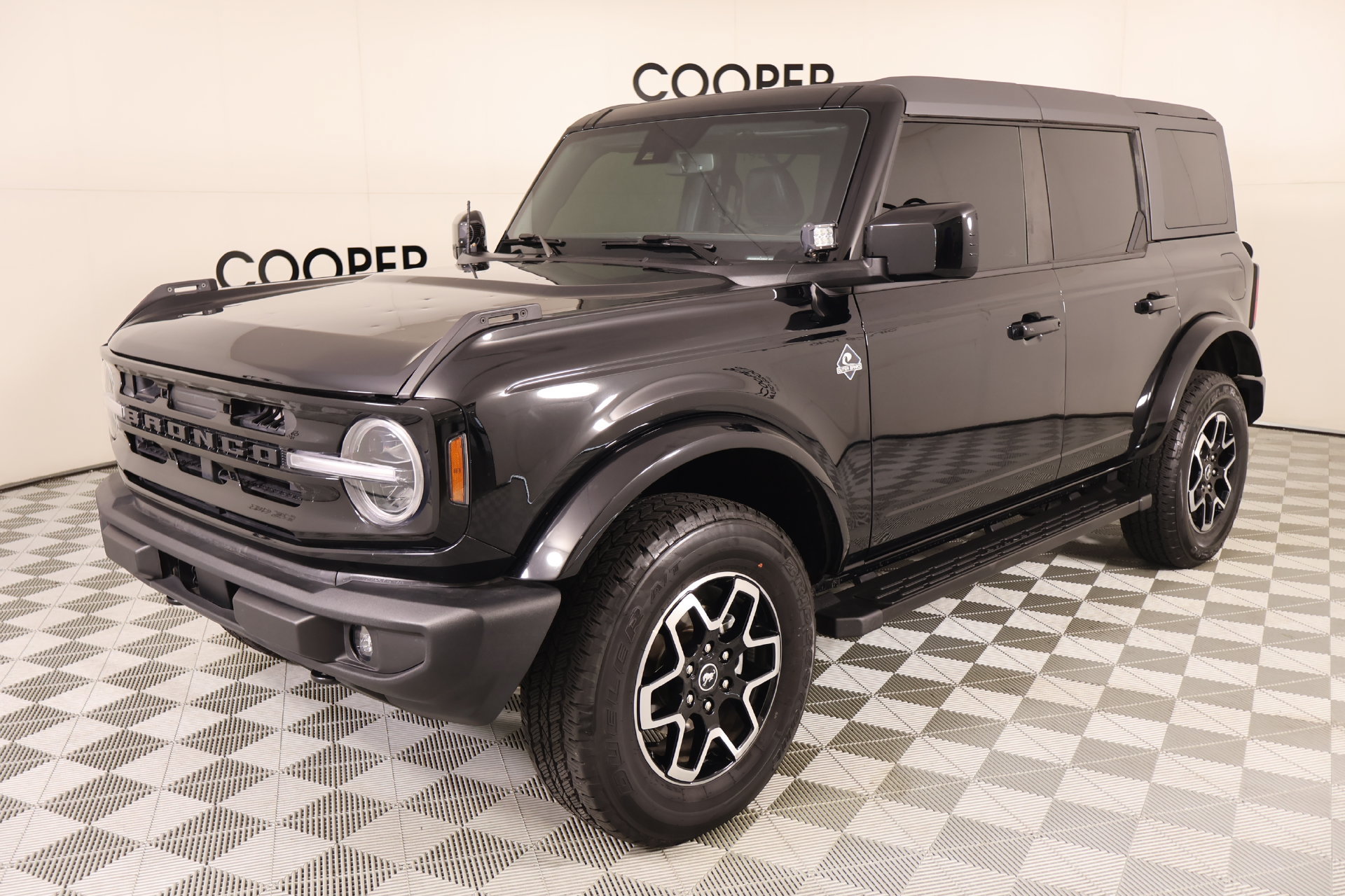 Used 2024 Ford Bronco Outer Banks AWD/4WD image 12