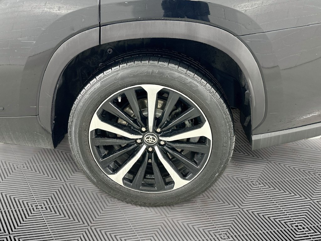 Used 2021 Toyota Highlander XSE AWD/4WD image 26