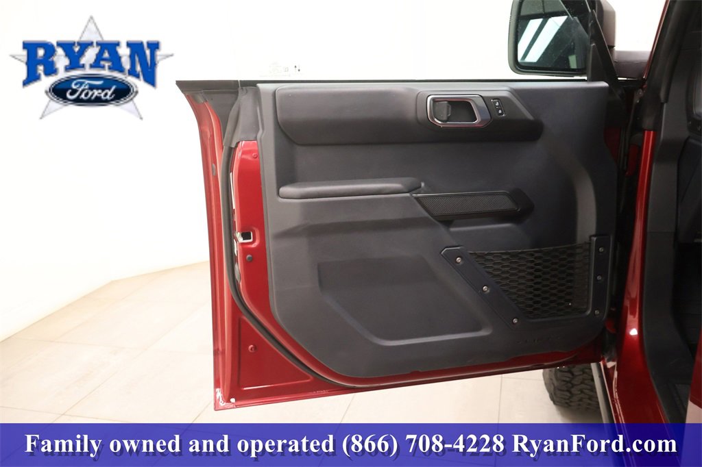 Used 2025 Ford Bronco Badlands image 10