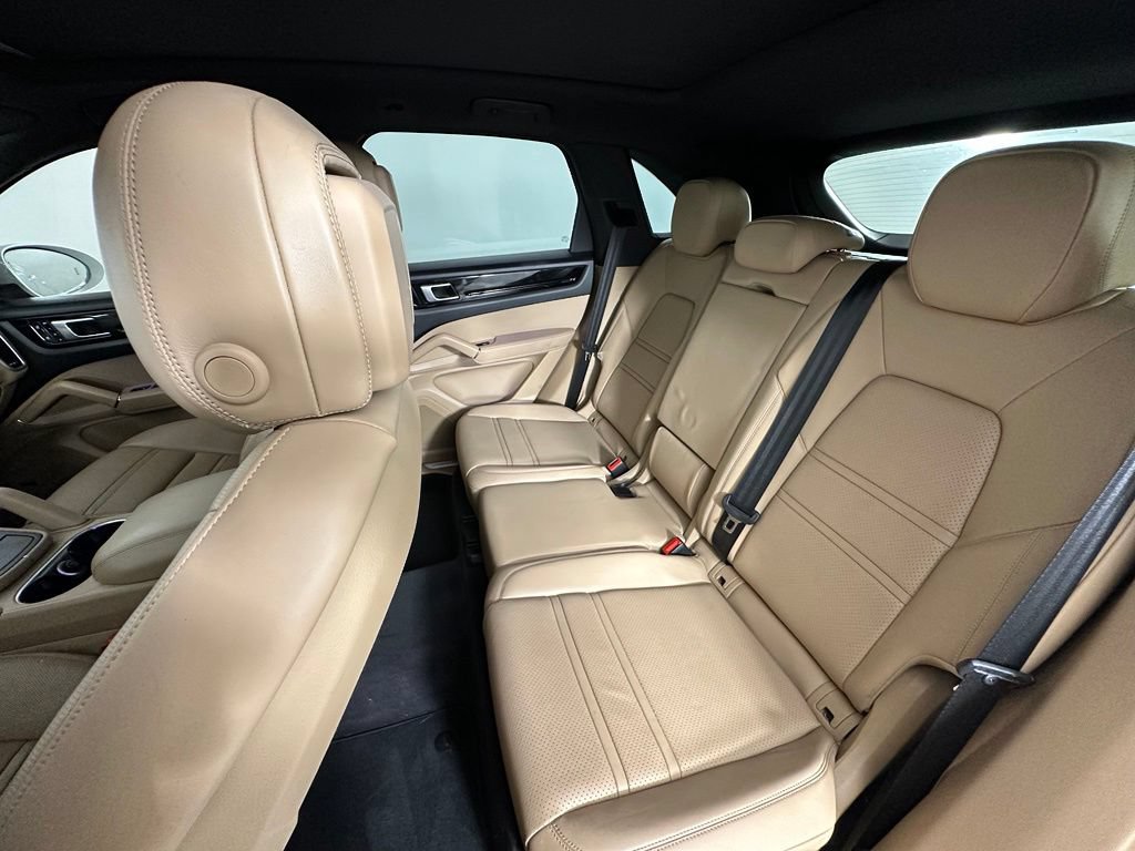 Certified 2021 Porsche Cayenne AWD/4WD image 37