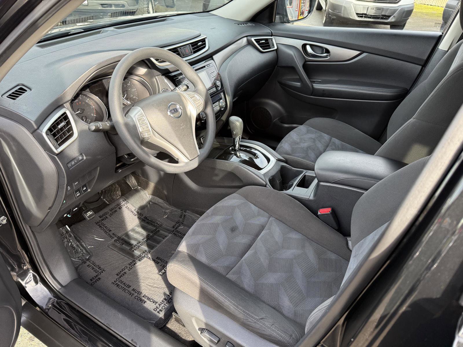 Used 2016 Nissan Rogue SV image 15