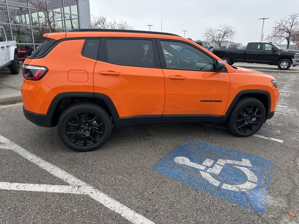 New 2026 Jeep Compass Latitude AWD/4WD image 32