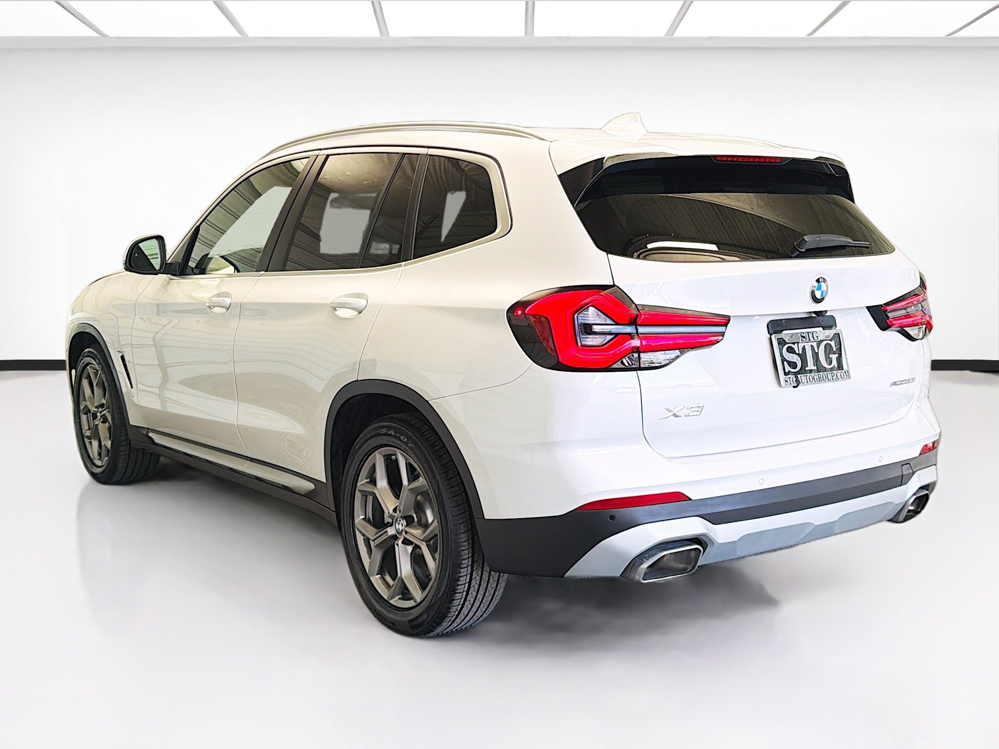 Used 2024 BMW X3 sDrive30i w/ Convenience Package RWD image 6