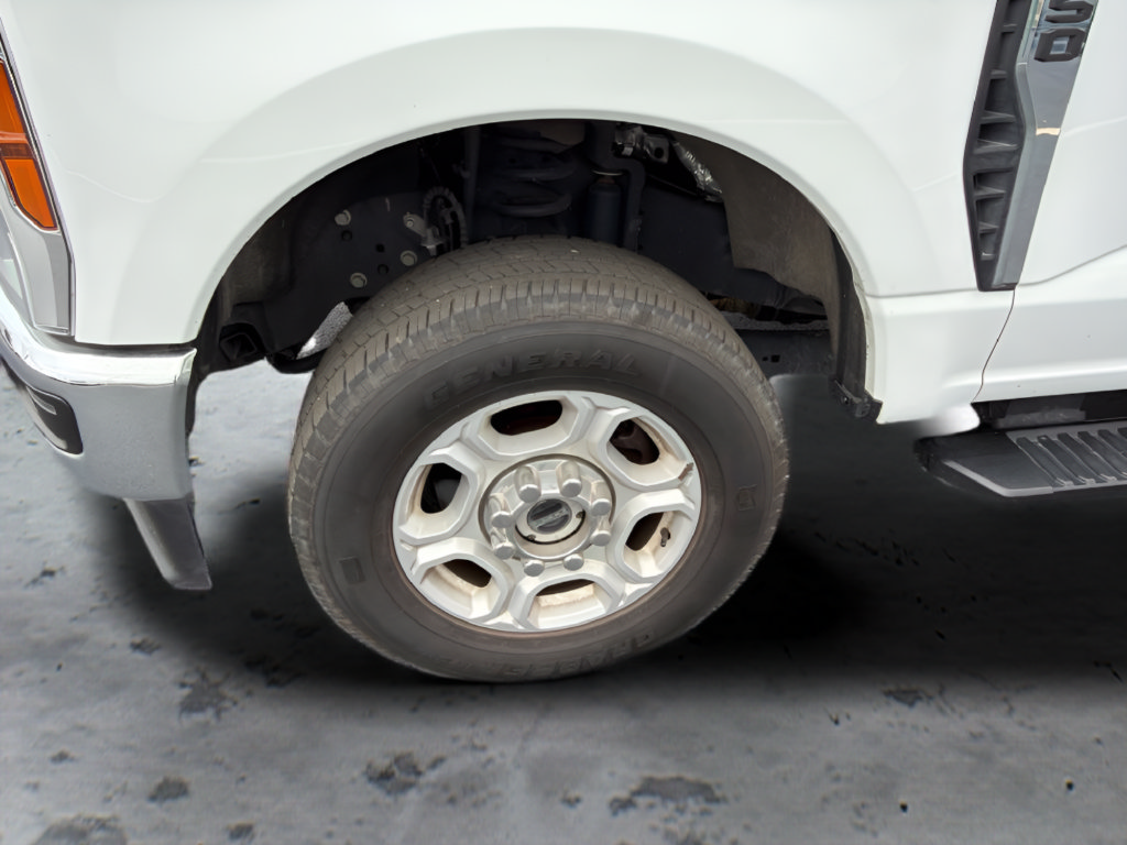 Used 2025 Ford F250 XLT AWD/4WD image 22
