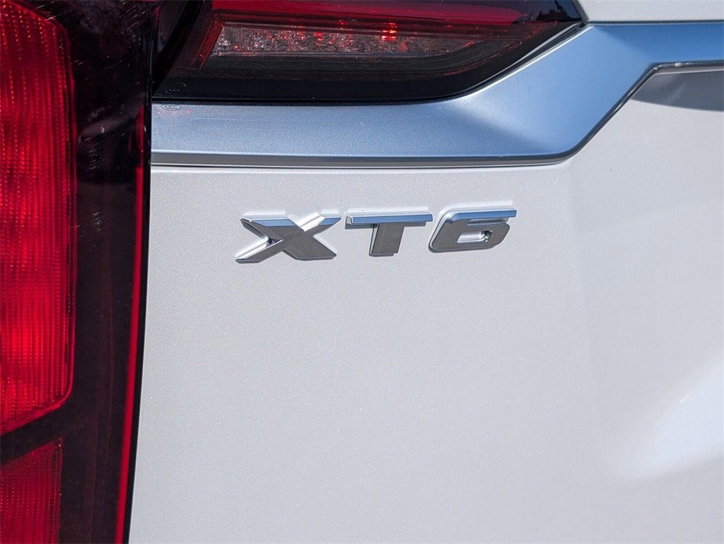 Used 2025 Cadillac XT6 Premium Luxury image 15