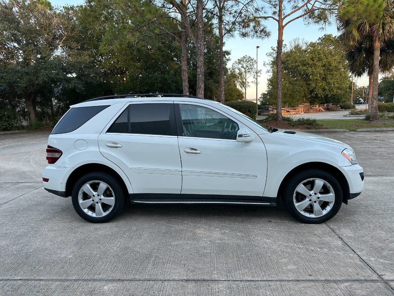 Used 2011 Mercedes-Benz ML 350 2WD image 2