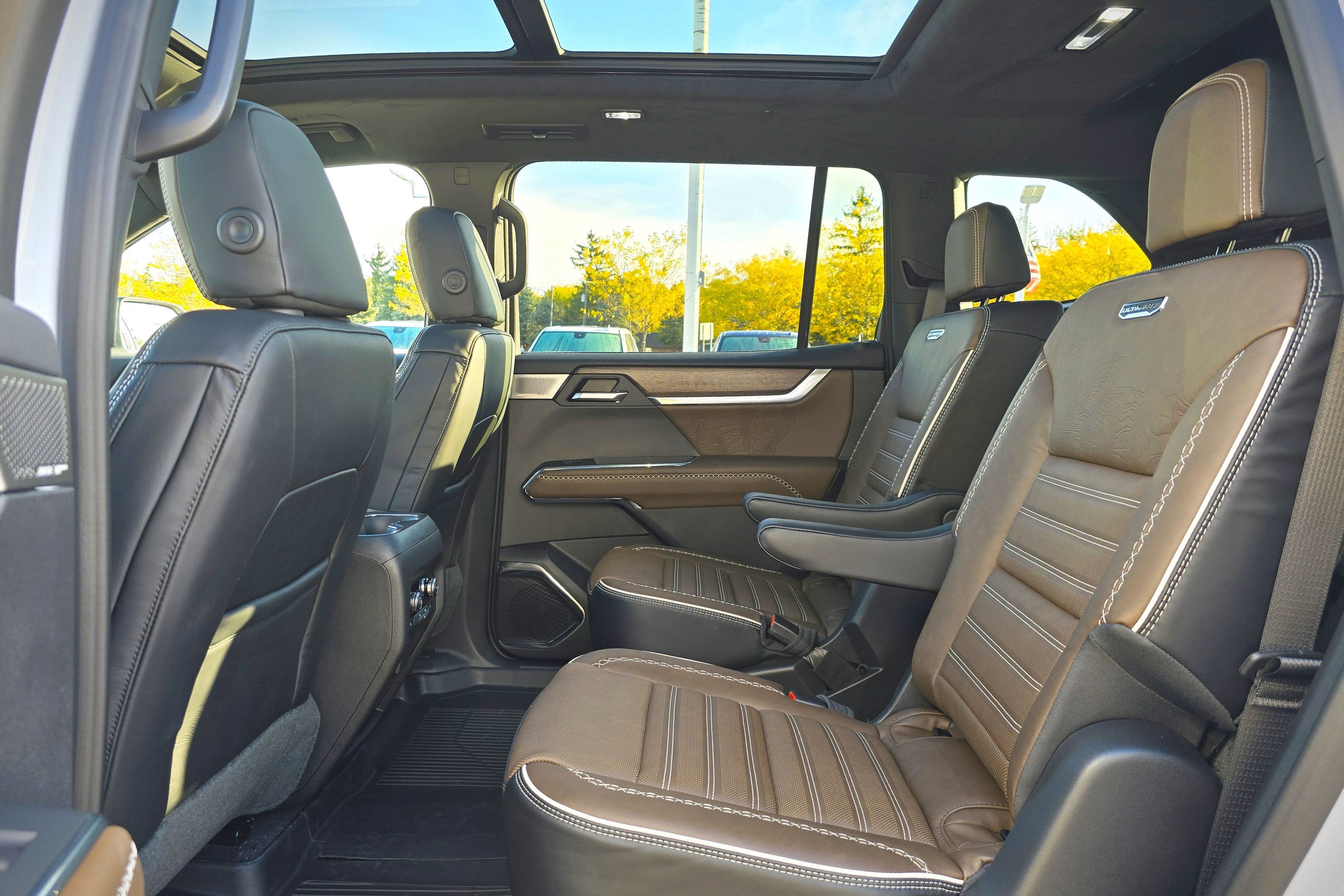 New 2026 GMC Acadia Denali Ultimate w/ LPO, Floor Liner Package image 10