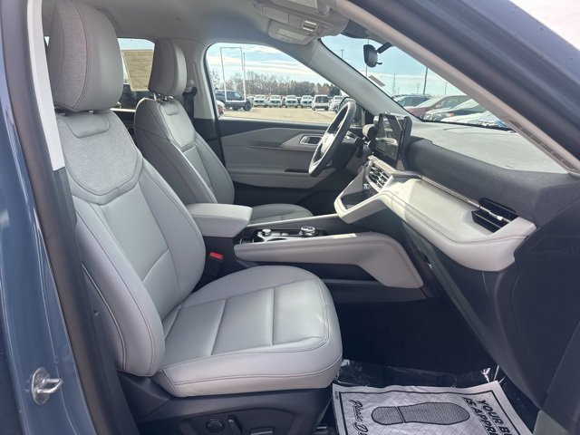 New 2026 Ford Explorer Active w/ Active Comfort Package image 17
